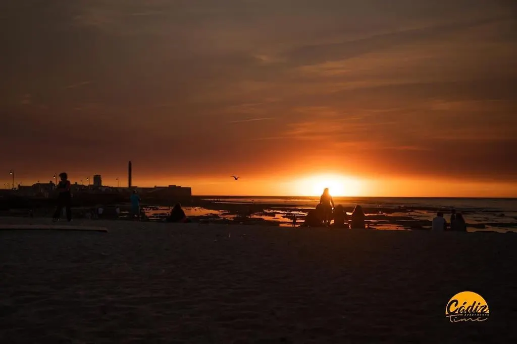 Los Claveles By Cadiz Time Spain